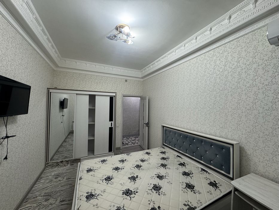 Эсо - Базар рядом Новостройка 1^2- Комнатная Сдается в аренду