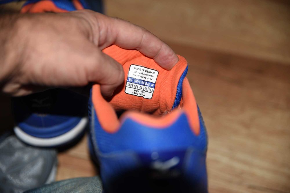Mizuno оригинални маратонки 44 номер,