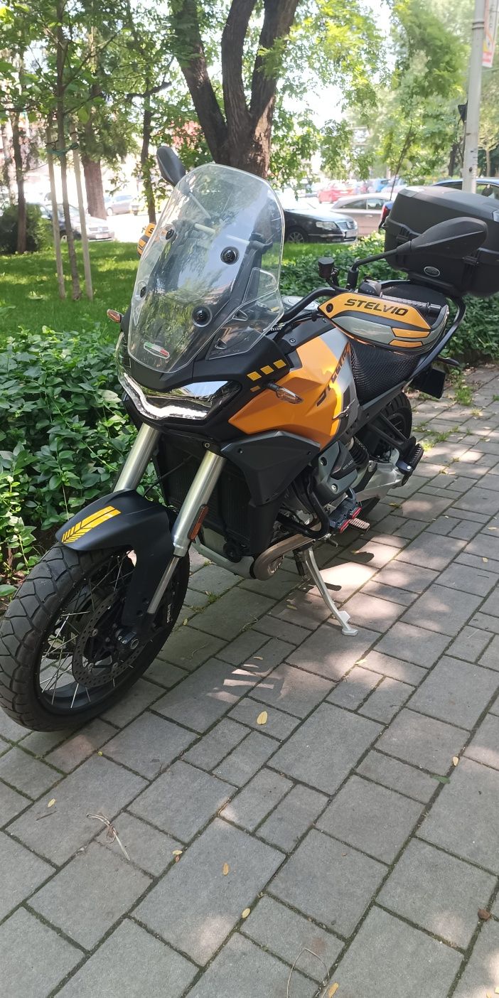 Moto guzzi stelvio 2024