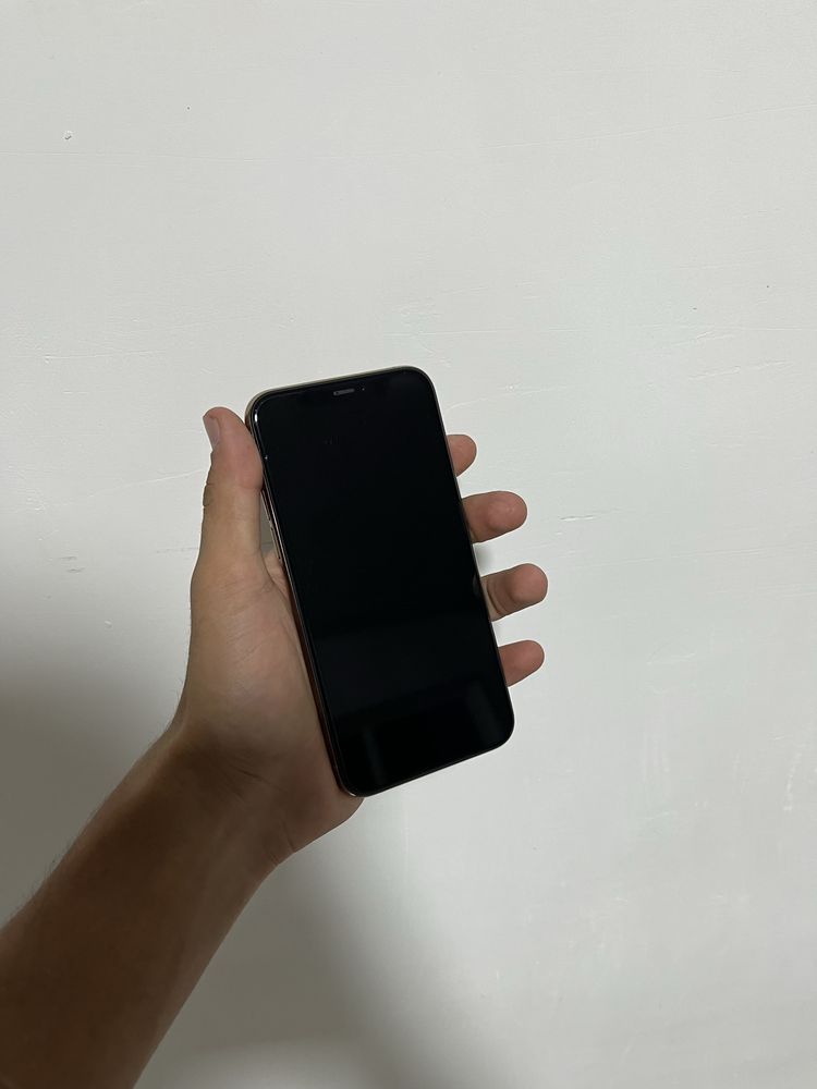 Iphone 11 pro sotladi 256 pamit 73 yomkst ideal