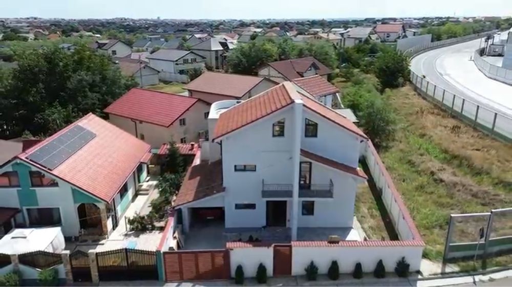Vila cu 4 dormitoare, terasa si garaj - Lumina, Constanta