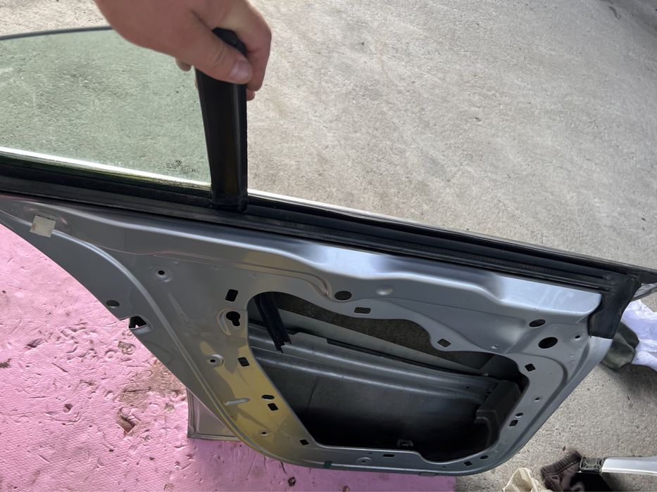 Portiera stanga spate pt vw passat cc gri cod culoare la7w