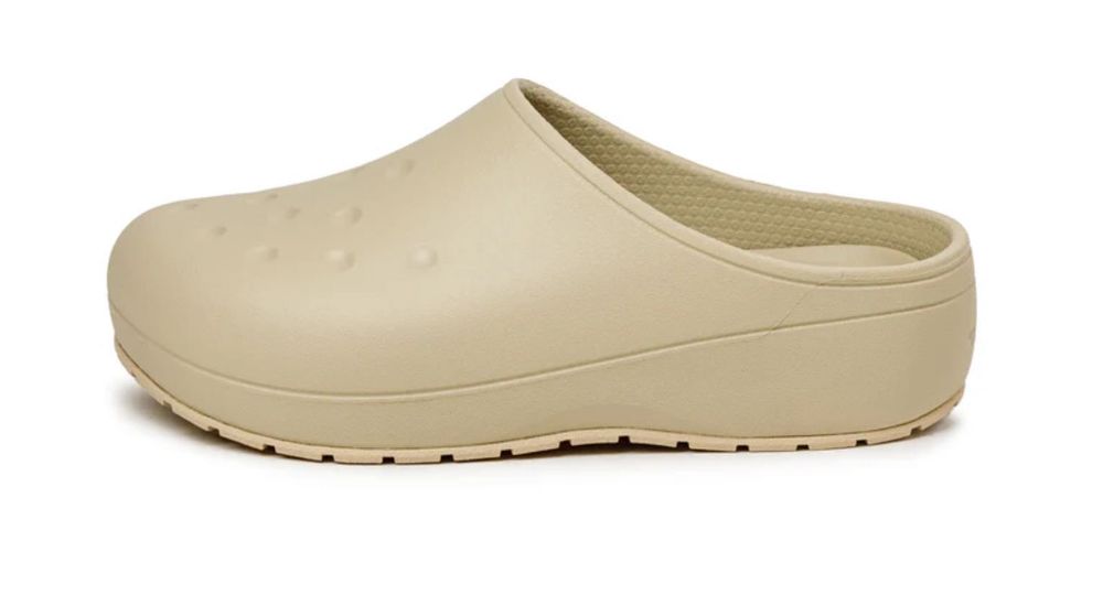 crocs classic quiet clog black sand si bark 41/42