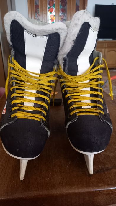 Patine gheață  în stare buna