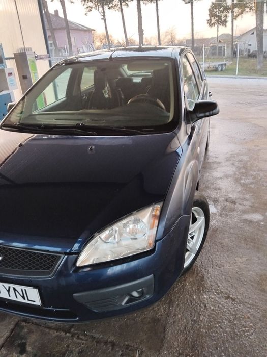 Dau la schimb ford focus 1.6 benzina pe un Volkswagen touran 1.9
