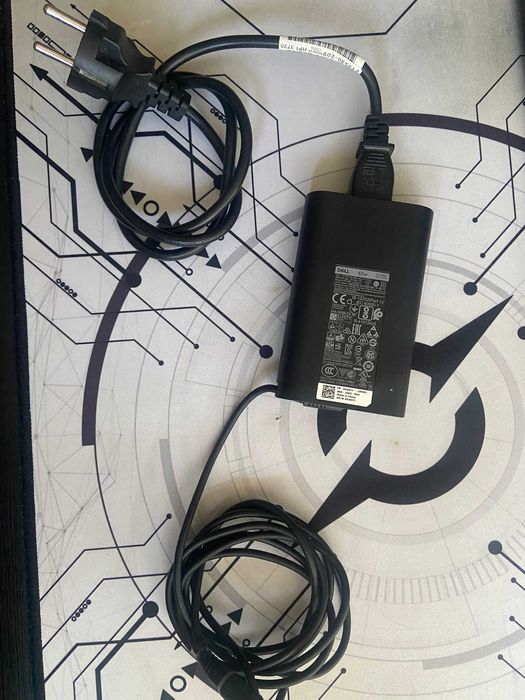 Vând încărcător Dell 65W