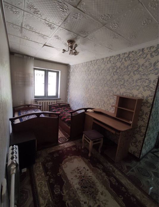 Метро М Улугбек. 3 комнтная. Балкон 2/6. Кирпич. Срочно