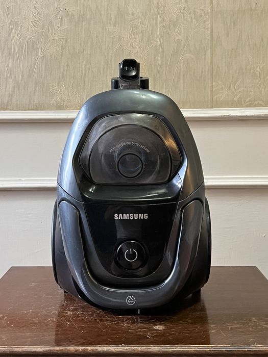 Пылесос Samsung SC18M31C0HG