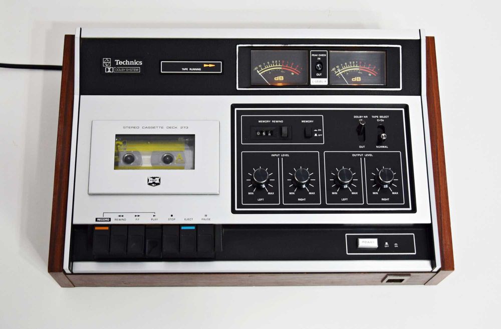 Deck Technics RS-273USD, casetofon