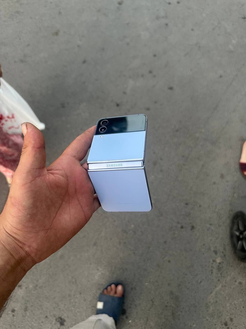 Продаётся Samsung zipflid 4