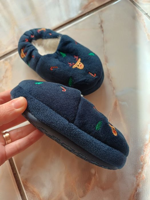 Vand botoșei/papuci de casa, de copil, îmblăniți, noi, nr. 22-23