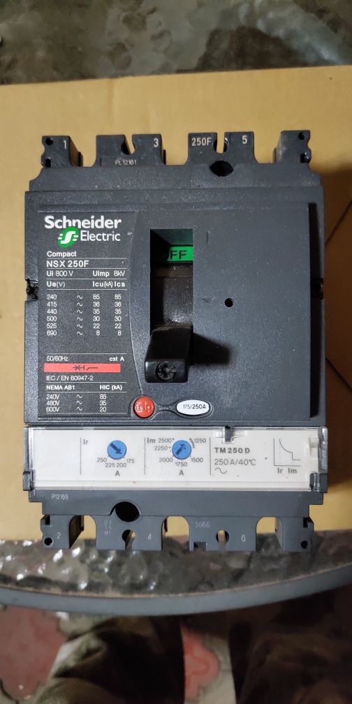 Автоматические выключатели Schneider