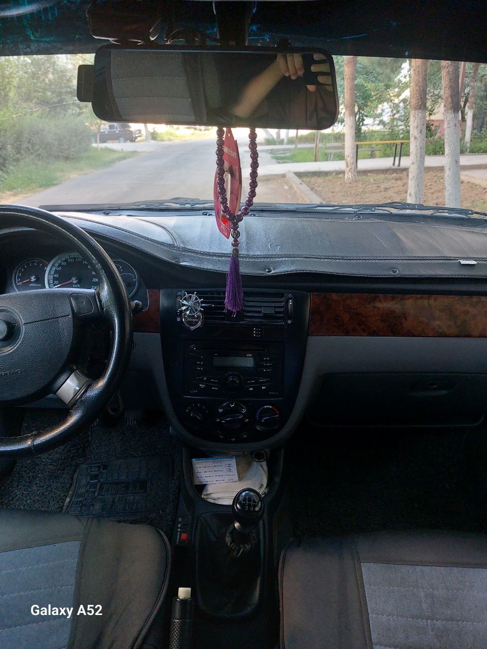Avtomobil sotiladi Gentra 1.5 2 Pozitsiya Kichik pyatnosi bor:)