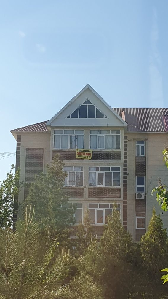 Давлат хизматлари рупарасидан 2 хонали квартира