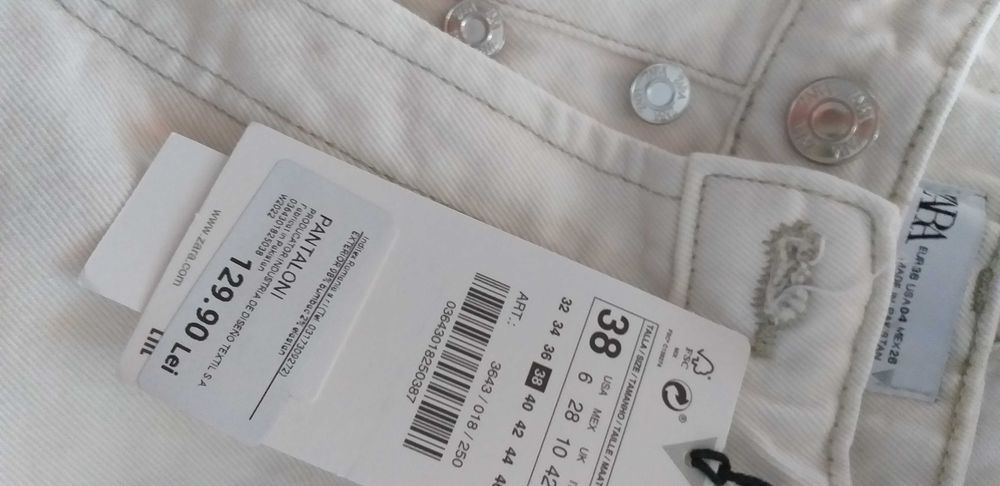 Blugi zara, moderni, purtati o singura data