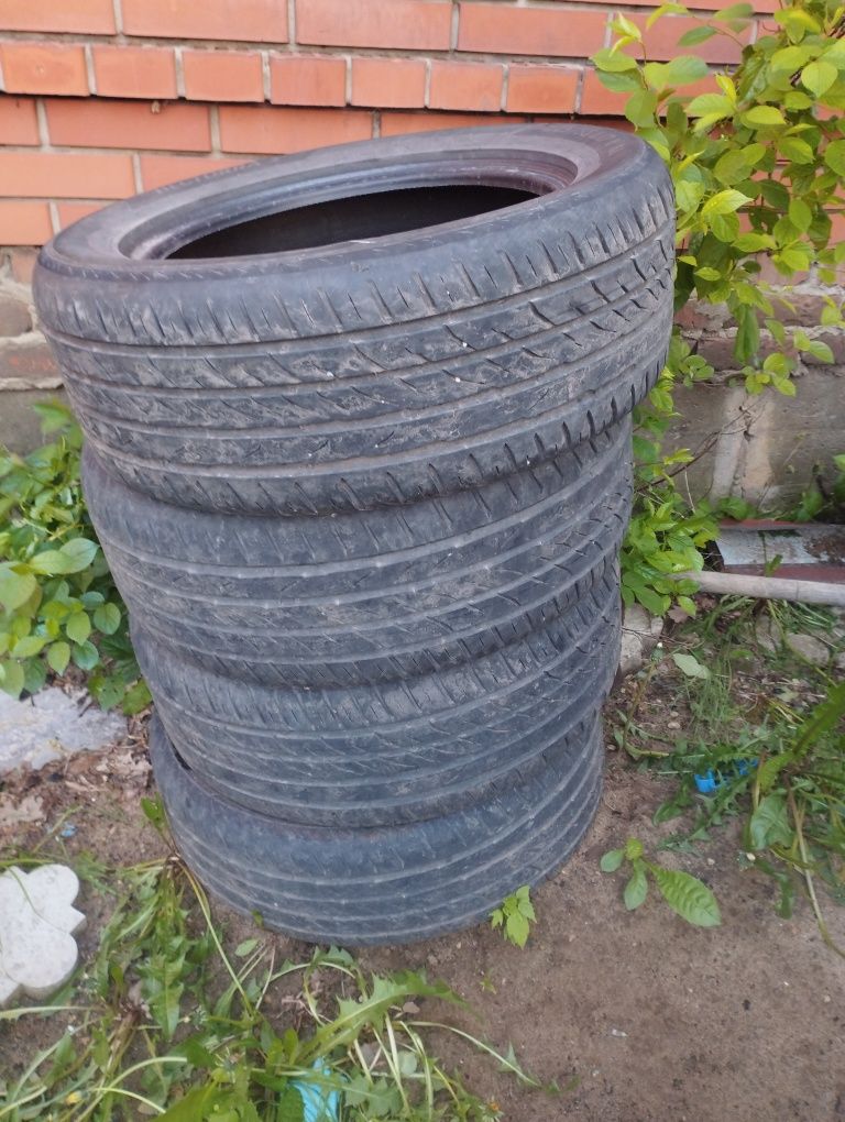 Продам летнюю резину б/у