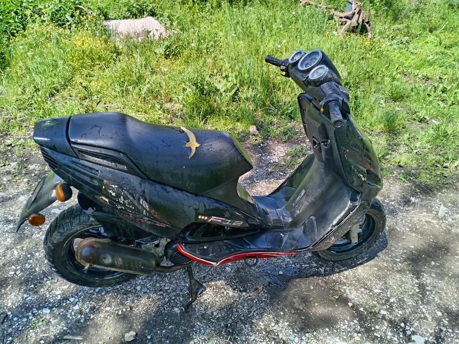 Vând scuter malaguti f12 80cc