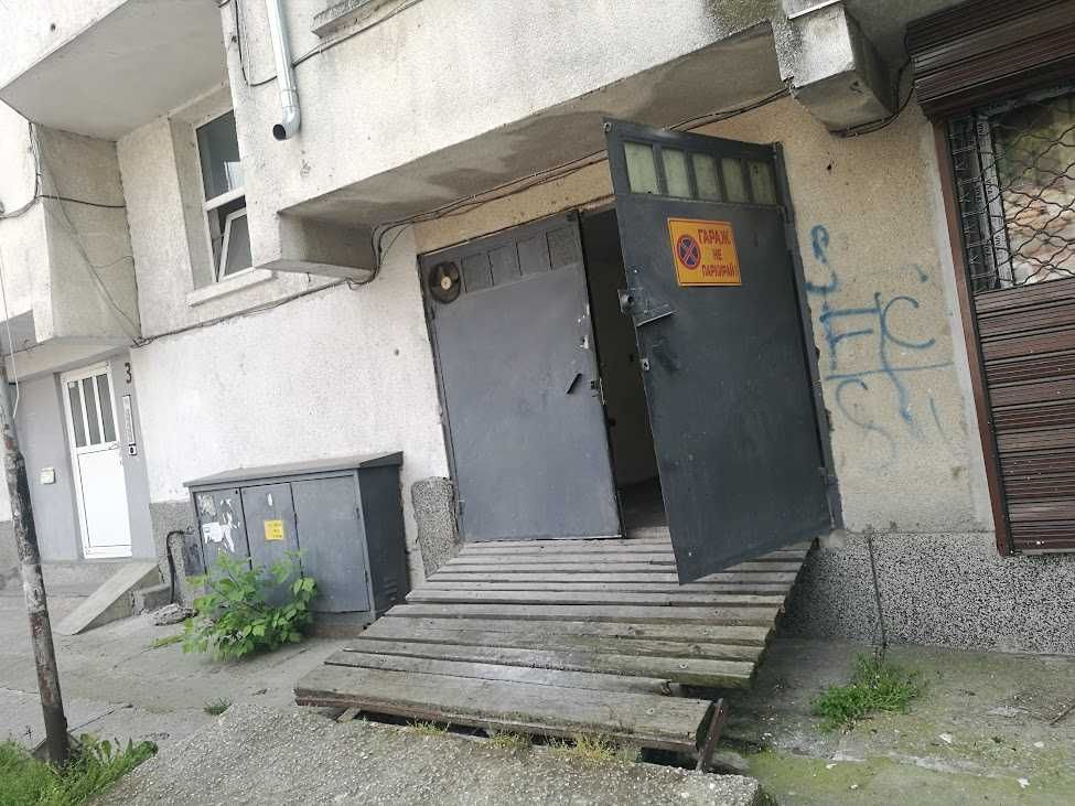 Давам под наем гараж дългосрочно, 35м2 Варна