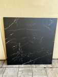 Vand placi ceramice negre