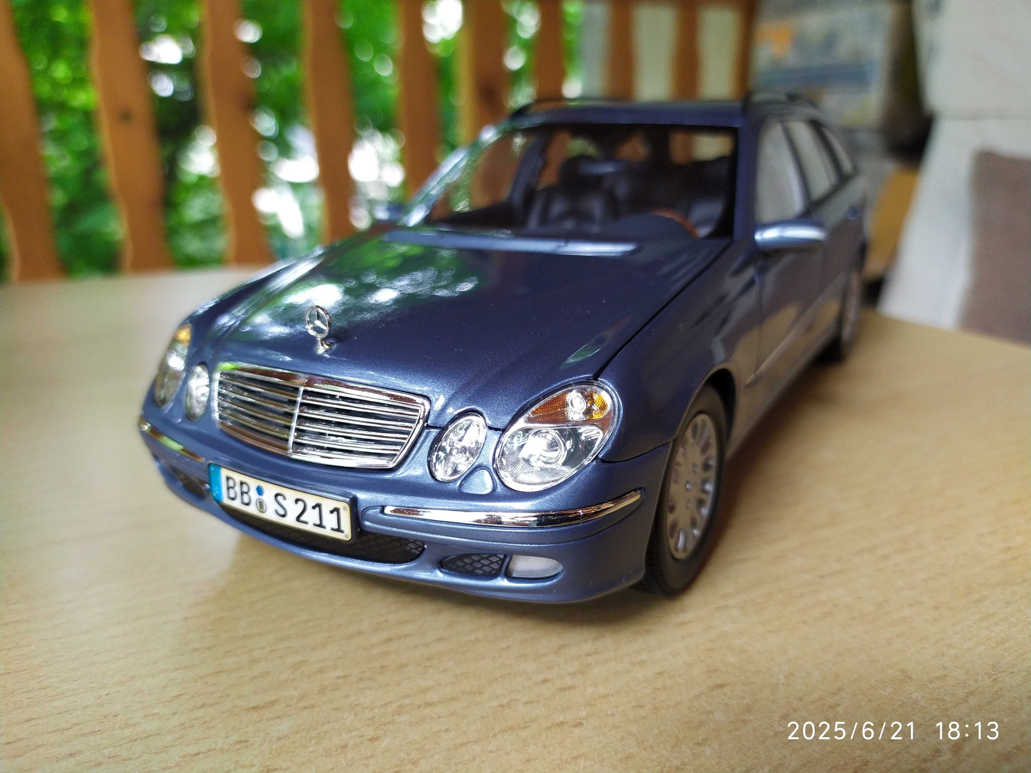 Метален модел на Mercedes Benz E Class Klasse T Modell S211  - Kyosho
