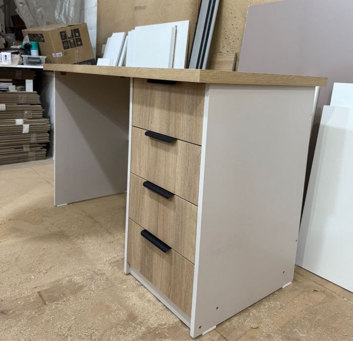 Рабочие/офисные столы доставка бесплатно