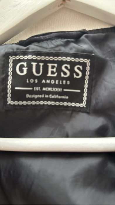 Яке на Guess