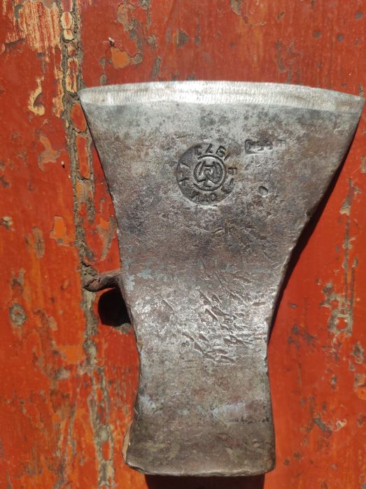 Продам качественый тапор.