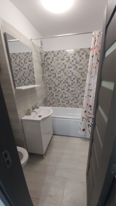 PF . Inchiriez garsoniera