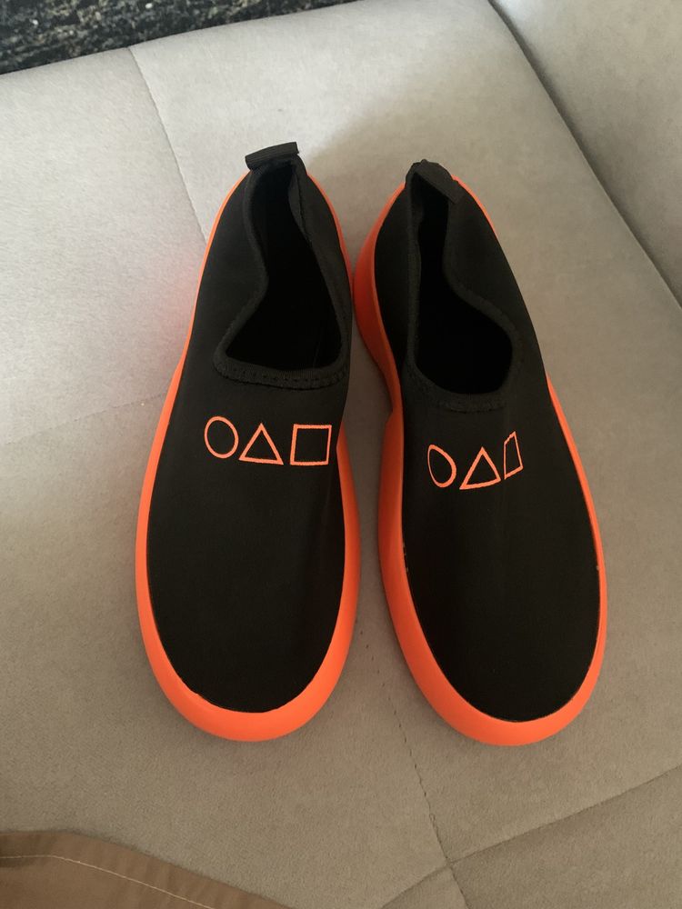 Женские тапочки разные