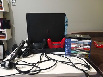 Playstation 4 PRO- 2 контролера, PS camera, охлаждаща стойка + 10 игри
