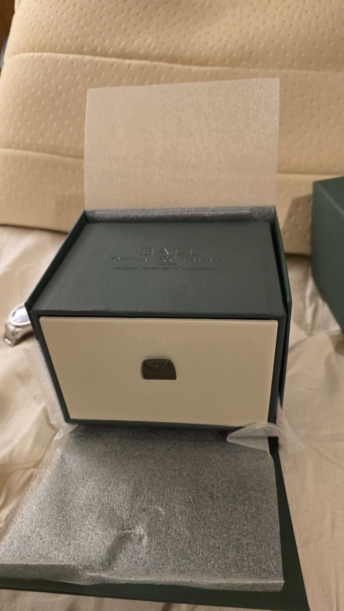 Часовник BALL ENGINEER III Legend Limited Edition