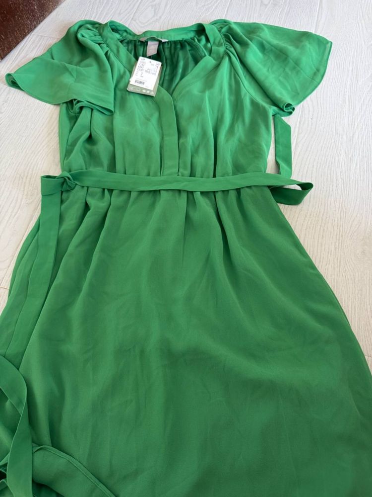 Платья от бренда H&M