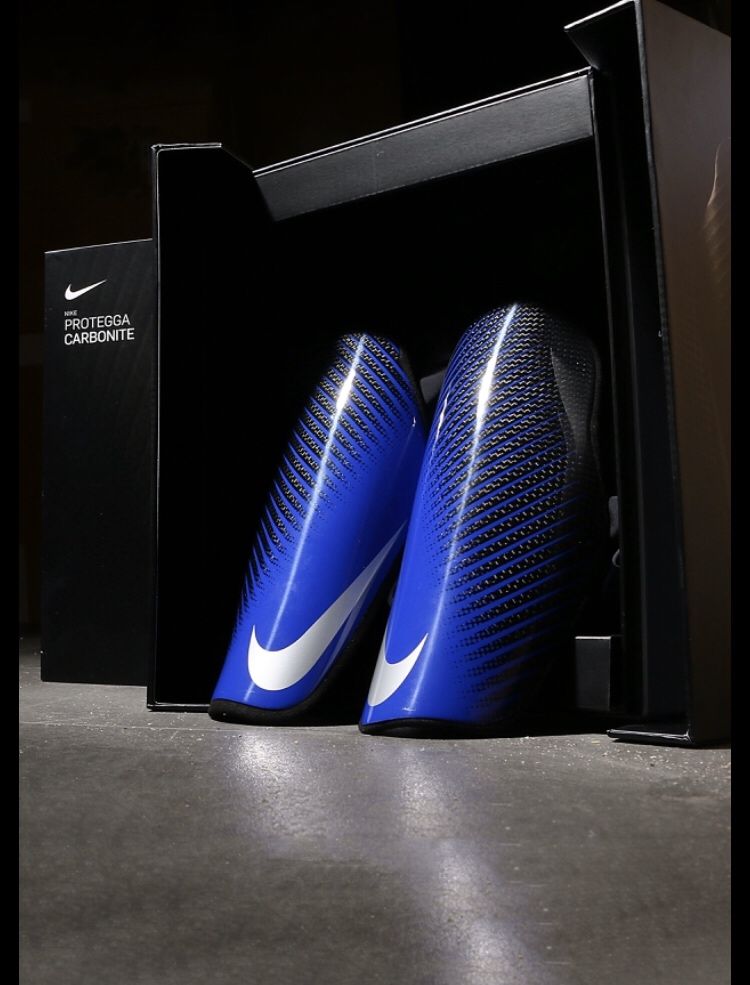 Nike Protegga Carbonite Elite - M Размер Футболни кори