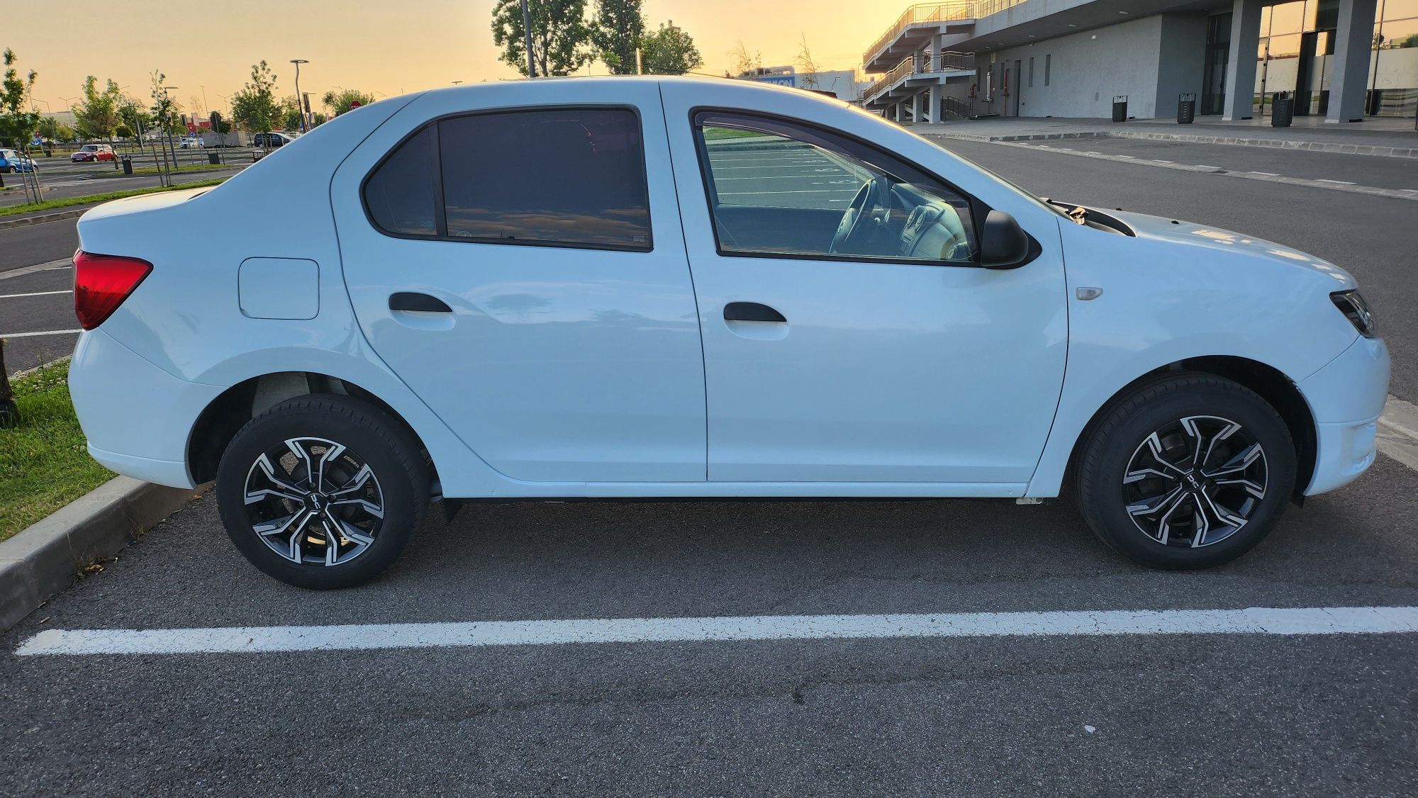 Dacia Logan 1.2 benzină