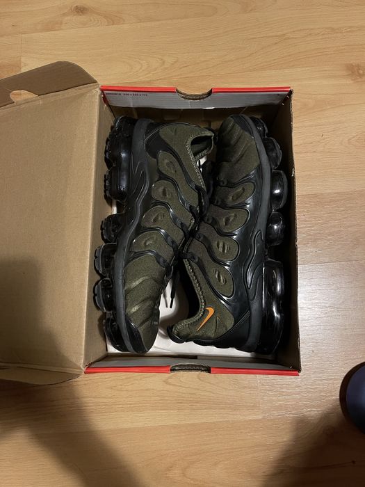 Nike Air Vapormax Plus olive rough green обувки вейпърмакс плюс зелени