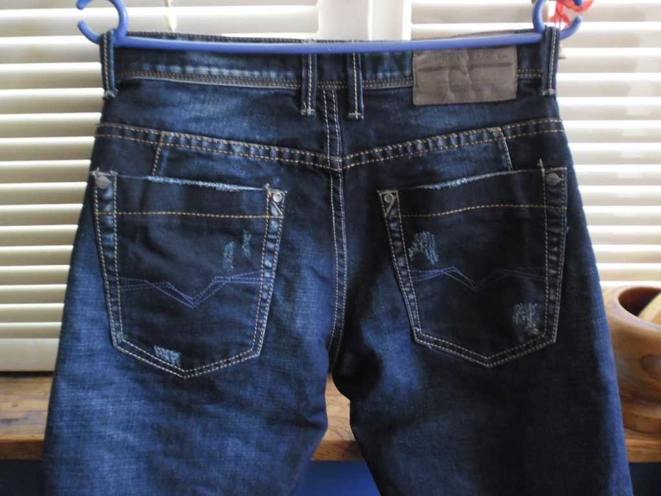 Продавам  дънки нови и пола BIAGGINI