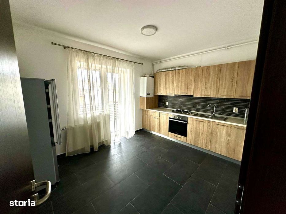 Apartament  3 Camere,+ Bucatarie separata etaj 2 !