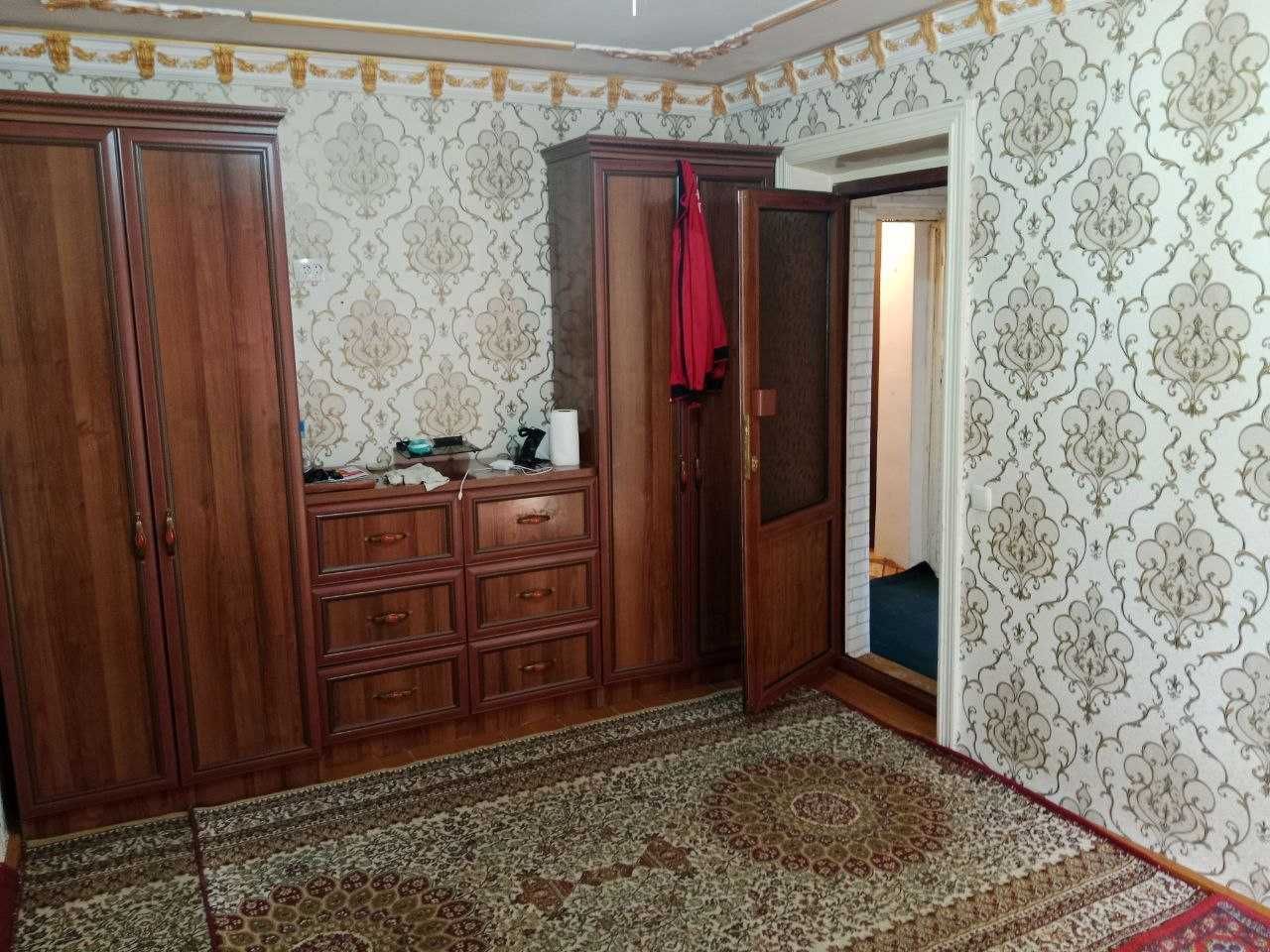 ОблЗдрав оркасинда 2 этажли домни 1 этажинда 1 хонали квартира ижарага