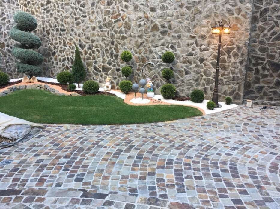 Piatra cubica import Italia, Grecia, Brazilia. pret 315 lei/mp.