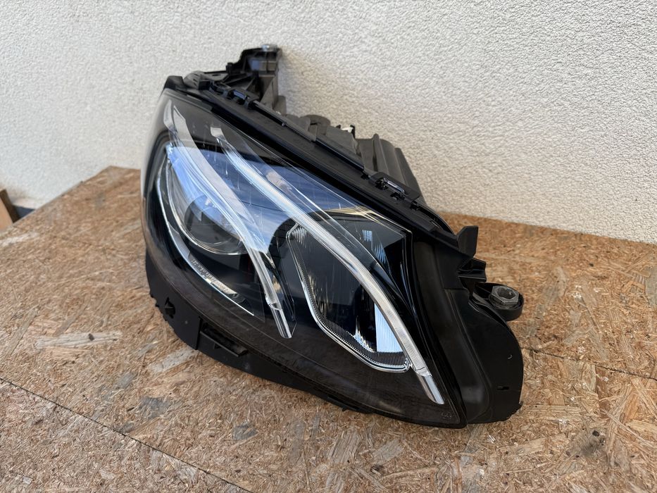 Far dreapta Mercedes E Class LED High Performance Original Europa