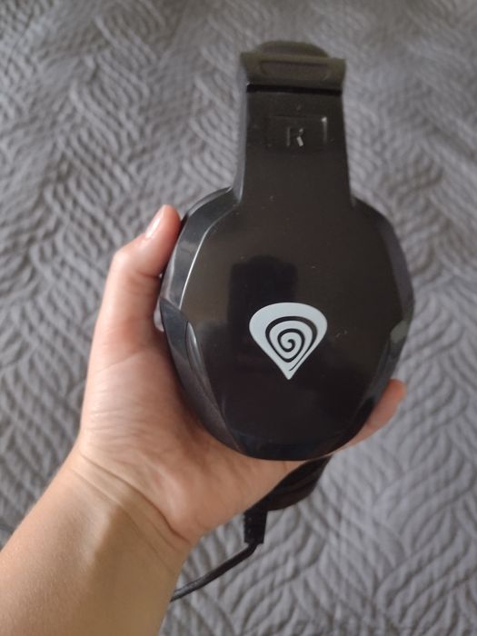 Чисто нови слушалки