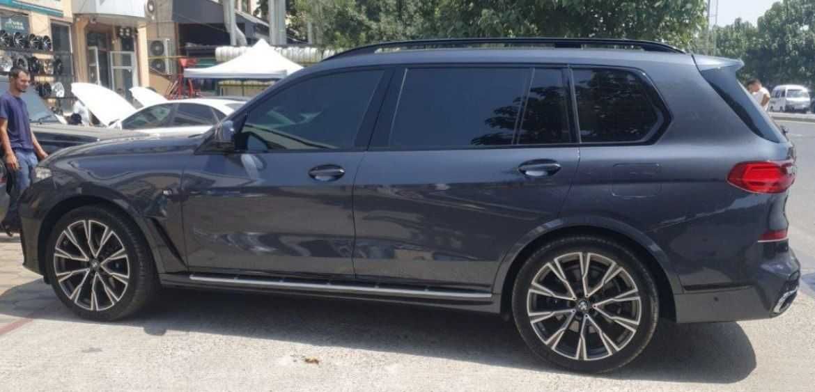 BMW X7 XDrive 50i  individual