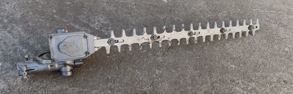 Foarfeca tuns gard viu, dispozitiv pt motocoasă benzină