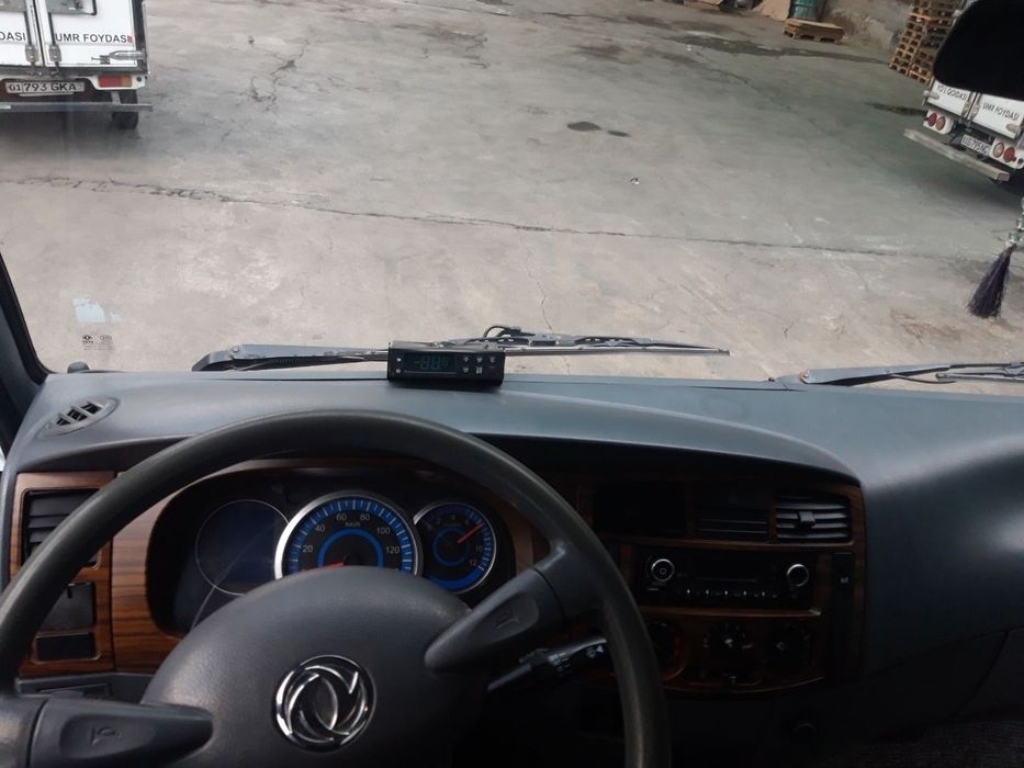 Донг фэн грузовая с рефрежератором состояния отличное