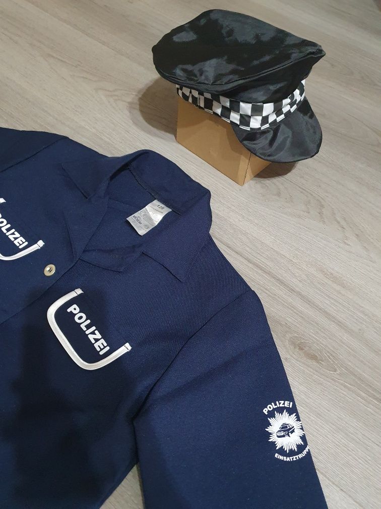 Costume de polițist,   asistenta , pirat  și magician