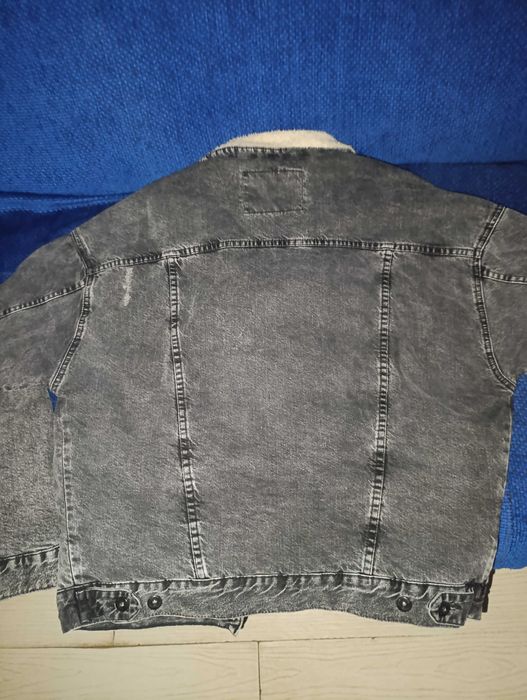 Продам мужскую зимнюю джинсовую куртку Zara ,50,недорого