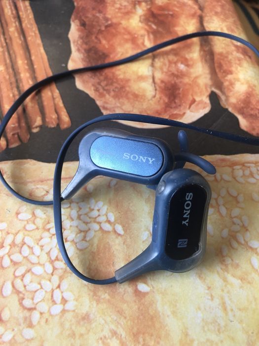 Наушники Sony