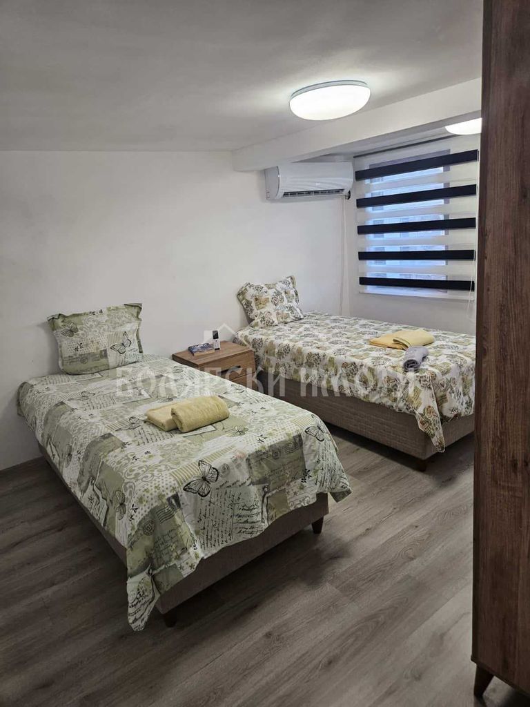 Дава се под наем Етаж от къща в Велико Търново, Център - 50 кв.м за 255 € - Снимка #2