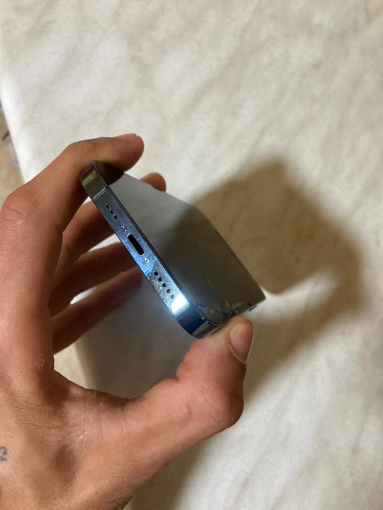 Vând iphone 12 pro