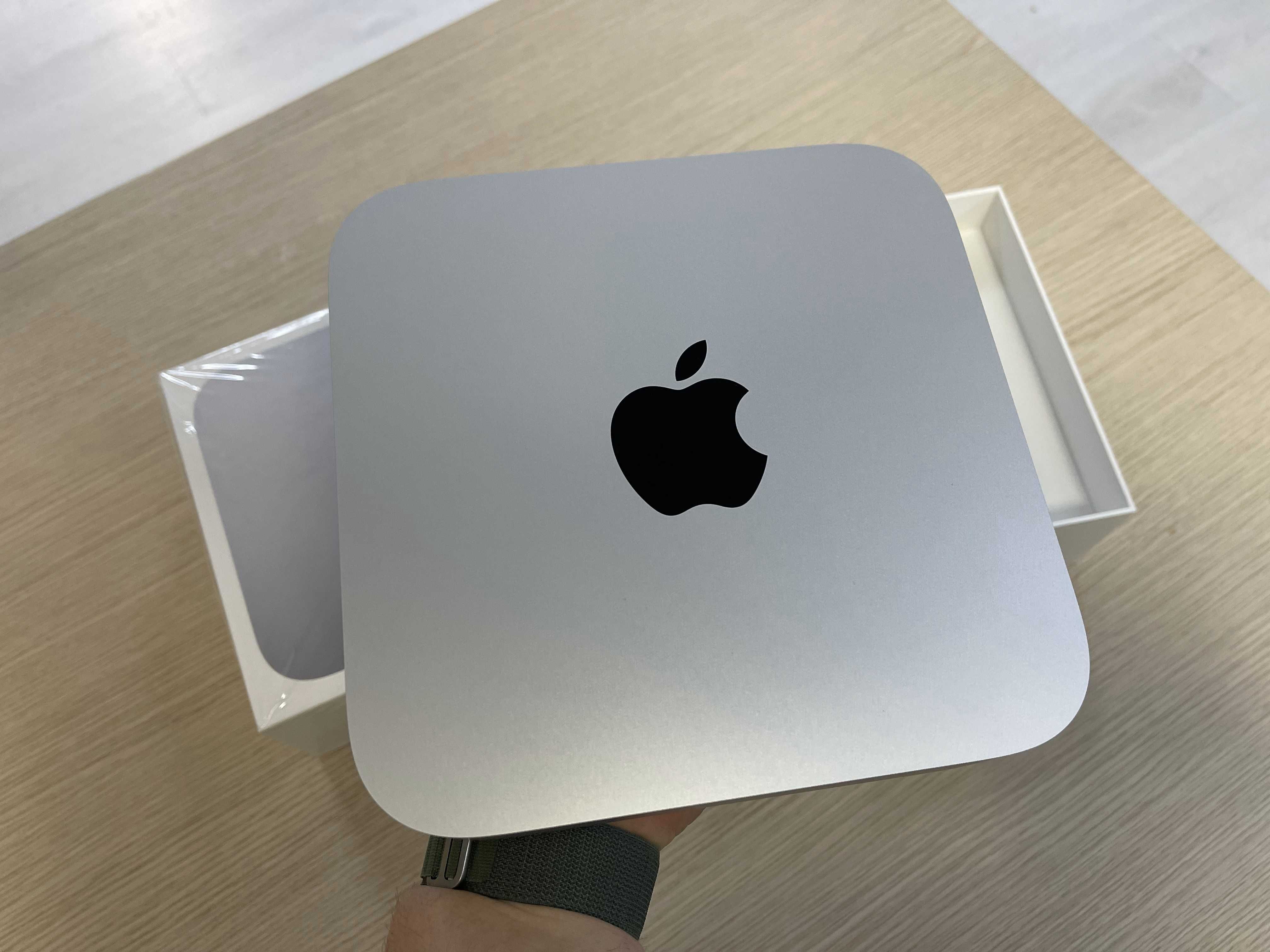 Mac Mini M1 (Late2020) + Satechi Aluminum TYPE-C Hub